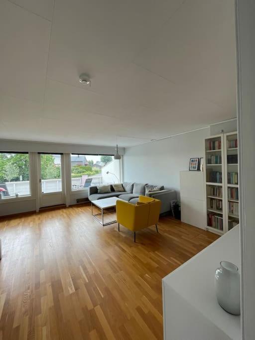 Appartement Til Leie I Sommer, Naerhet Til Og Sentrum