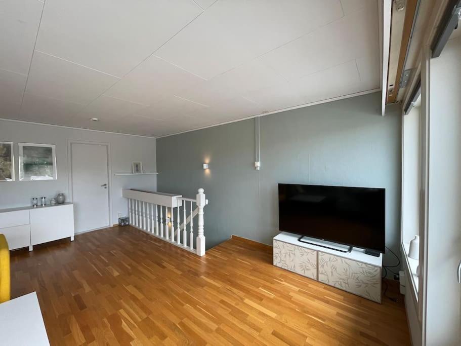 Appartement Til Leie I Sommer, Naerhet Til Og Sentrum *